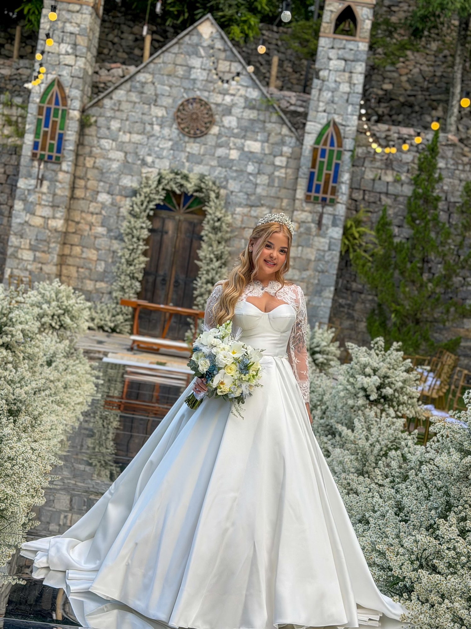 Noiva no castelo europeu da Ticho House